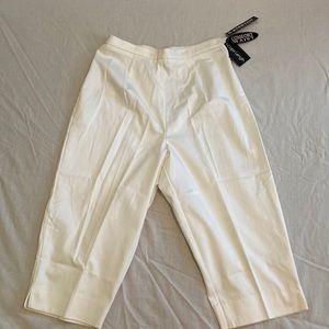 Women’s white Capri dress pants